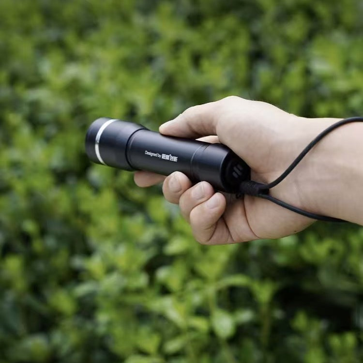 Extreme bee strong light zoom flashlight, youth version portable