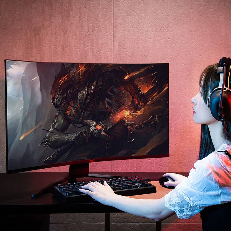 31.5英寸 2K高清 170Hz  R1500液晶电脑显示器